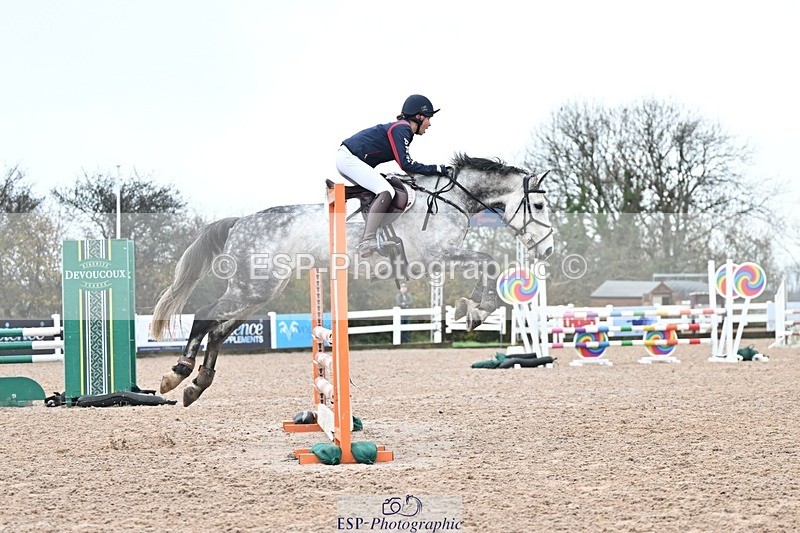 251115-133943-00929 - Cls 16-18 Children on Horses