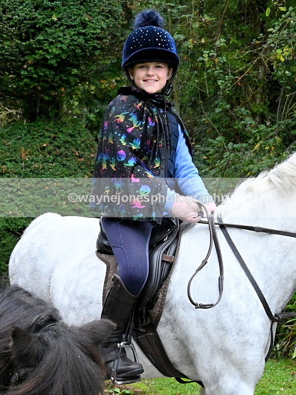 WJ7_6549 - Berks & Bucks - Children's Meet - The Old Farmhouse – Steventon.