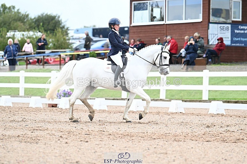 250907-124115-08404 - 067-Laura.PercyConobola.Cascade