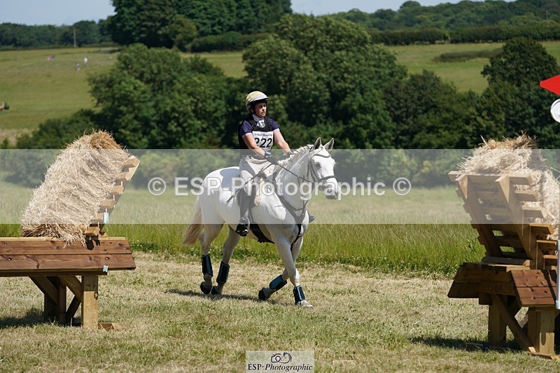 240629X-144232-3604 - 222-Kate_Jupp-CARROWNURLAUR_PRIDE