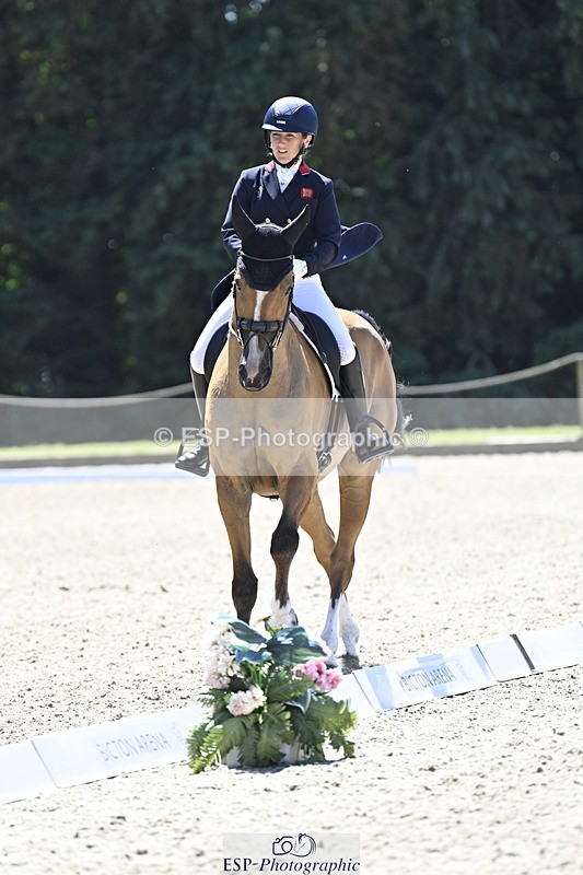 250522A-115949-03320 - B-321-Laura.Collett-BALANCERO