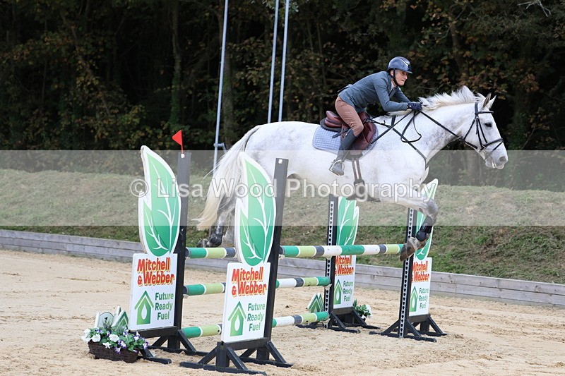 3E7A3056 - Class 8: Senior Newcomers/1.10m open