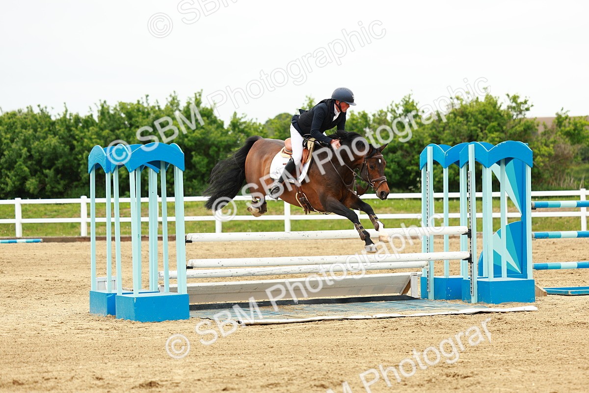 SBM_001066 - Class 5 - Senior Foxhunters - 1.20m