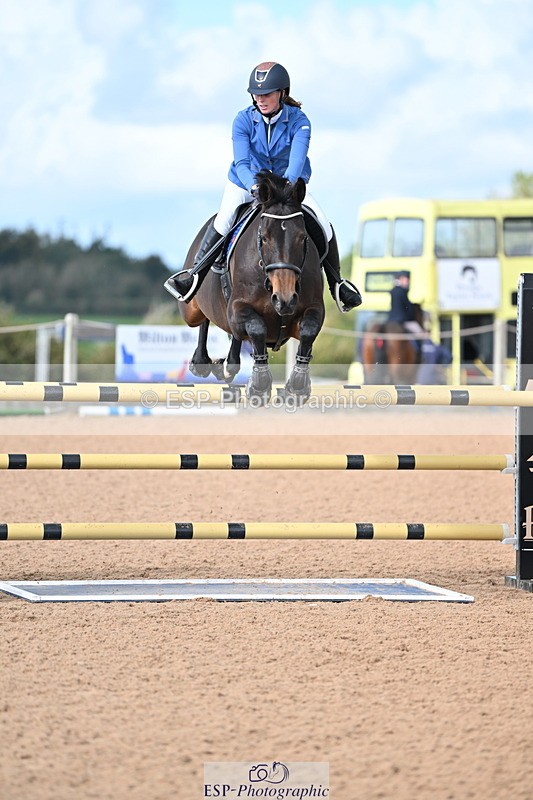 231014A-124832-04681 - Cls 19 1.15m Members Cup