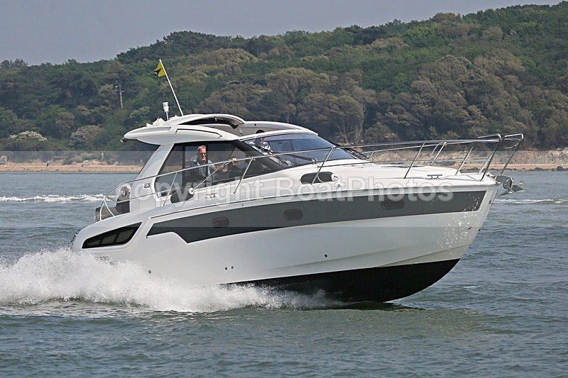 160605 BAVARIA SPORT 330 Y92A8441 - Motorboats - Hardtop