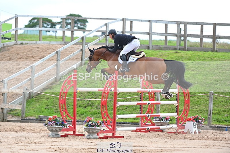 230721A-111324-05588 - Cls 6, 2 Star Medium 1.35m