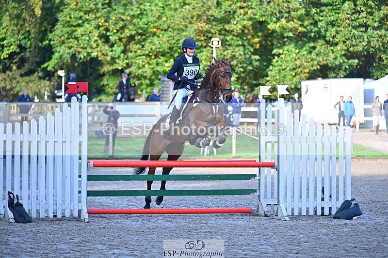 241027-093148-16026 - 390-Pippa.Howell-Phippard-NO.LIMIT.II