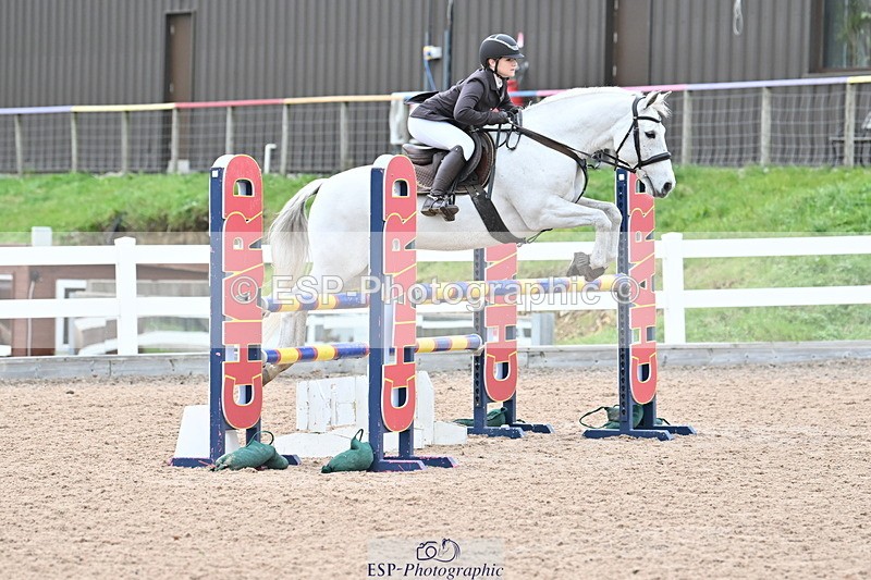 231119A-115212-05523 - Sun Cls 5 Newcomers & 1m Open