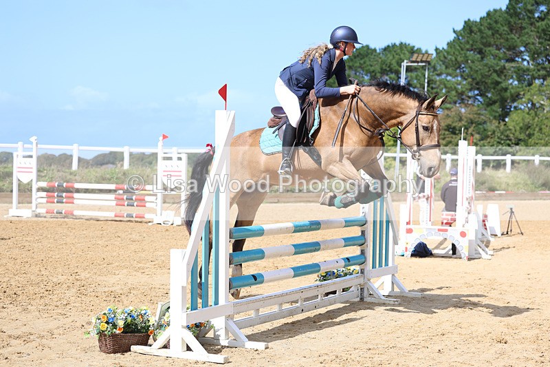 3E7A9268 - Class 9: Senior British Novice/90cm open