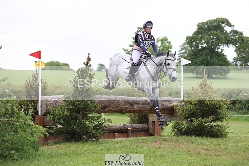 240525-155323-17125 - 226-CLONSHIRE_ON_TREND-Heidi_Coy