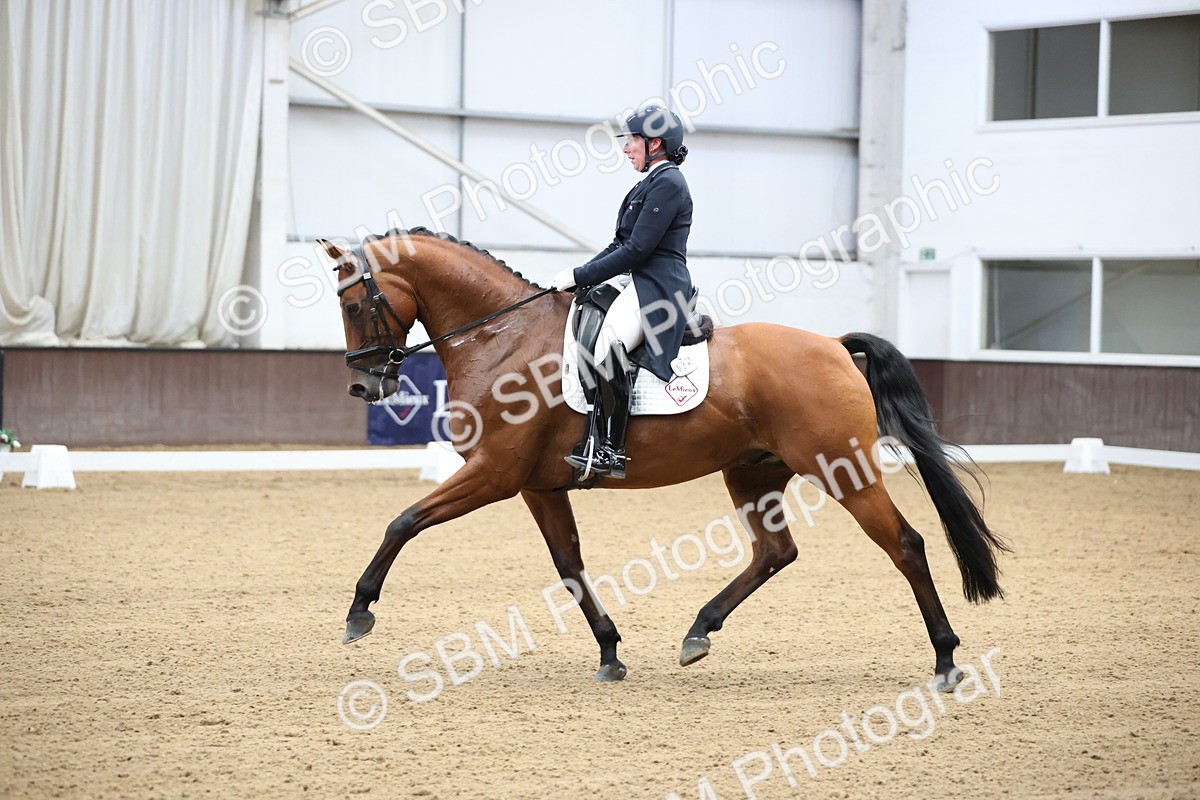 SBM_004460 - Class 9 - FEI Inter 1 Gold - 15.55-16.43
