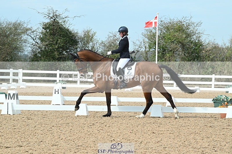 250403-103542-01483 - 036-Abbie.Newbury-Seagry.Viceroy