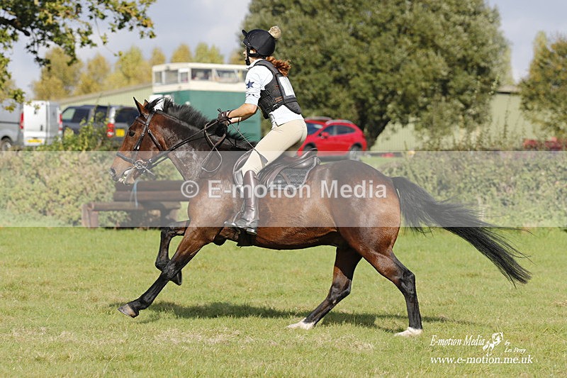  WWHT 171021 3160 - Intermediate (0.90m)  17/10/21