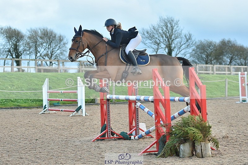 231119A-153628-06387 - Sun Cls 11-13 Children on Horses 90cm, 1m & 1.10m