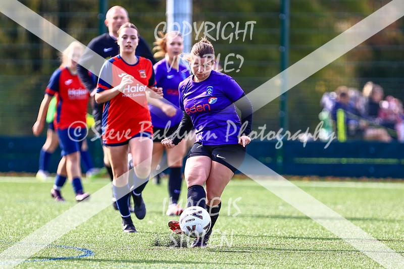 1DX30561 - 2025-10-05 FC Abbey Meads Ladies V Purton  Kingsdown FC Ladies