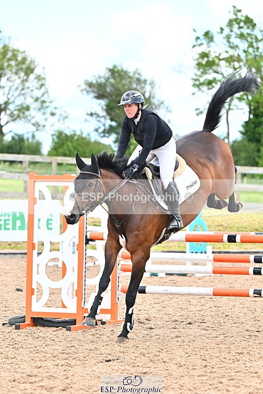 240608A-133107-02577 - Cls 4 Snr Newcomers and 1.10m Open