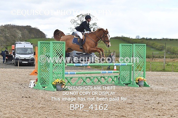 BPP_4162 - CLASS 6 FRI Senior Newcomers/ 1.10m Open