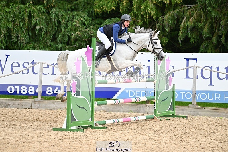 230930-123223-00509 - Cls 5 Pony Foxhunter & 1.10m Open