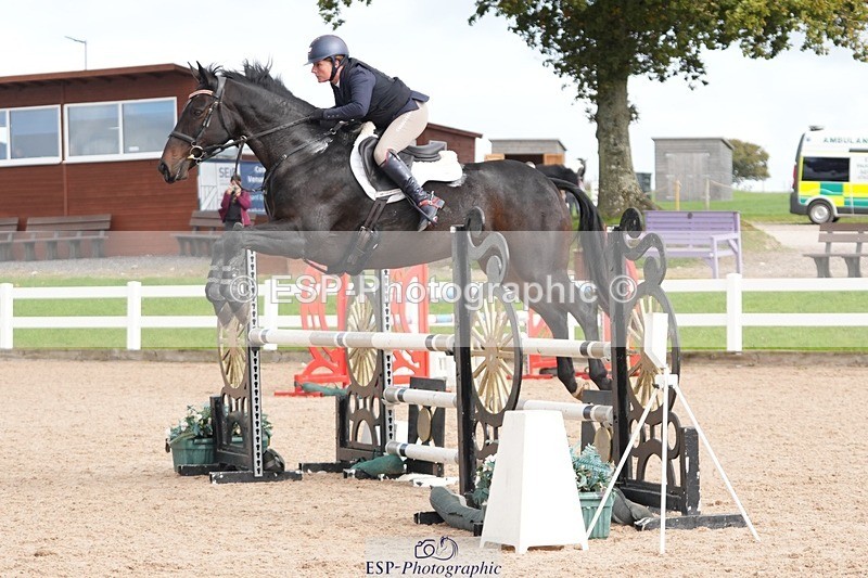 251005-132846-03549 - Cls 27 1.05m Amateur Qualifier
