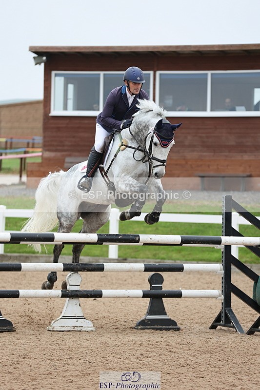 241101A-113436-01412 - FRI Cls 5 Newcomers and 1.10m Open