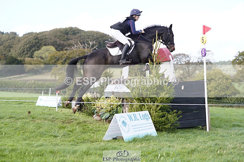 241025-125514-08010 - 130-Imogen.White-BE.TOUCHABLE