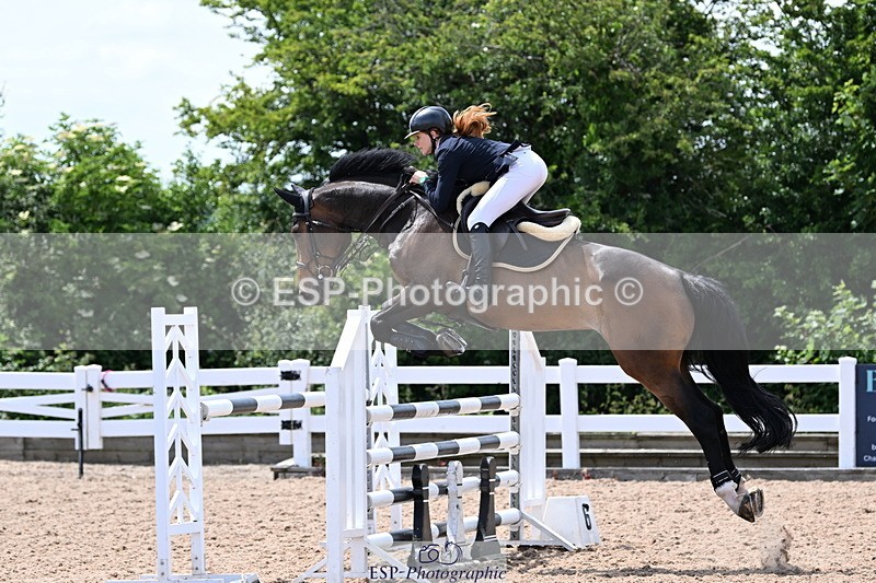 240619A-141050-00446 - Cls 4 Snr Newcomers and 1.10m Open