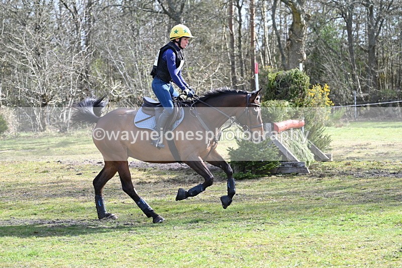 WJ7_0113 - Time 10:13 to 10:38 Times at the Fence