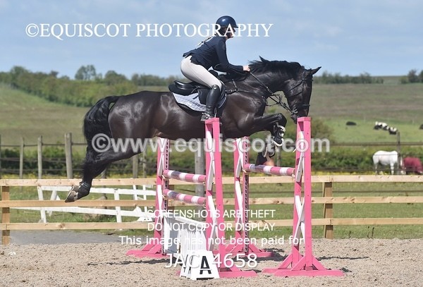 JAC_4658 - CLASS 7 Senior Foxhunter/ 1.20m Open