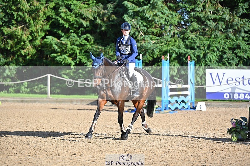 241027-134241-17593 - 553-Hanna.Bertorelli-BWTH.CLASSIC.CUT