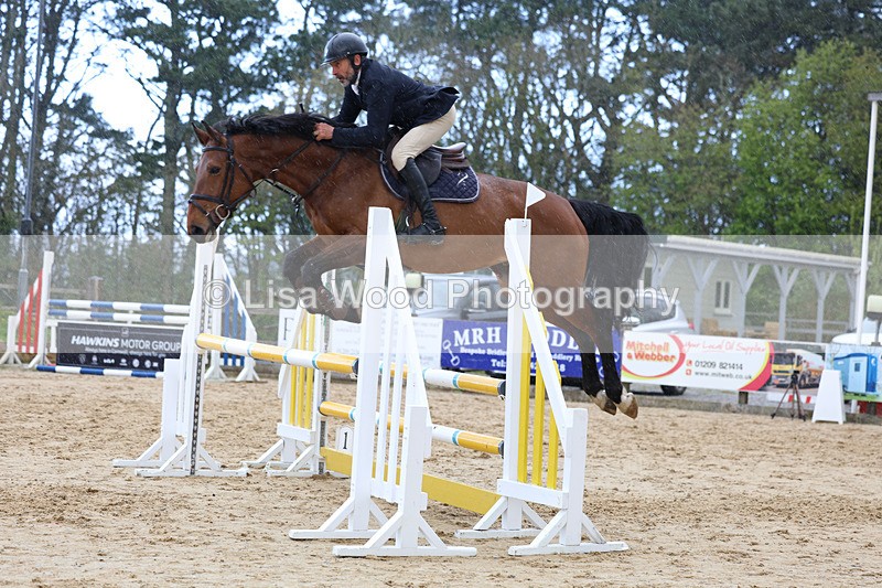 3E7A1540 - Class 6: Senior 1.05m