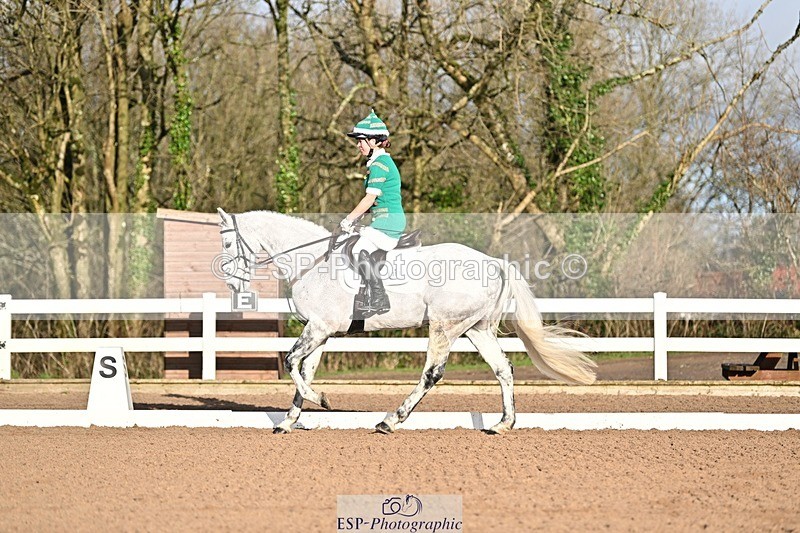 241214-111648-01355 - 105-Janine.Paterson-Machas.Grey