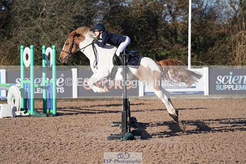 251130-104700-00984 - Cls 4 Pony Brit Nov & 80cm Open