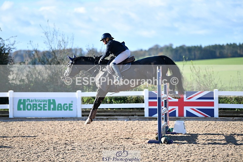 231110A-133625-00622 - Cls 5 Newcomers & 1.10m Open