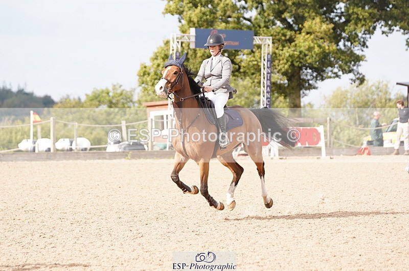 241004A-131746-00572 - Fri 03 Snr Newc & 1.10m Open