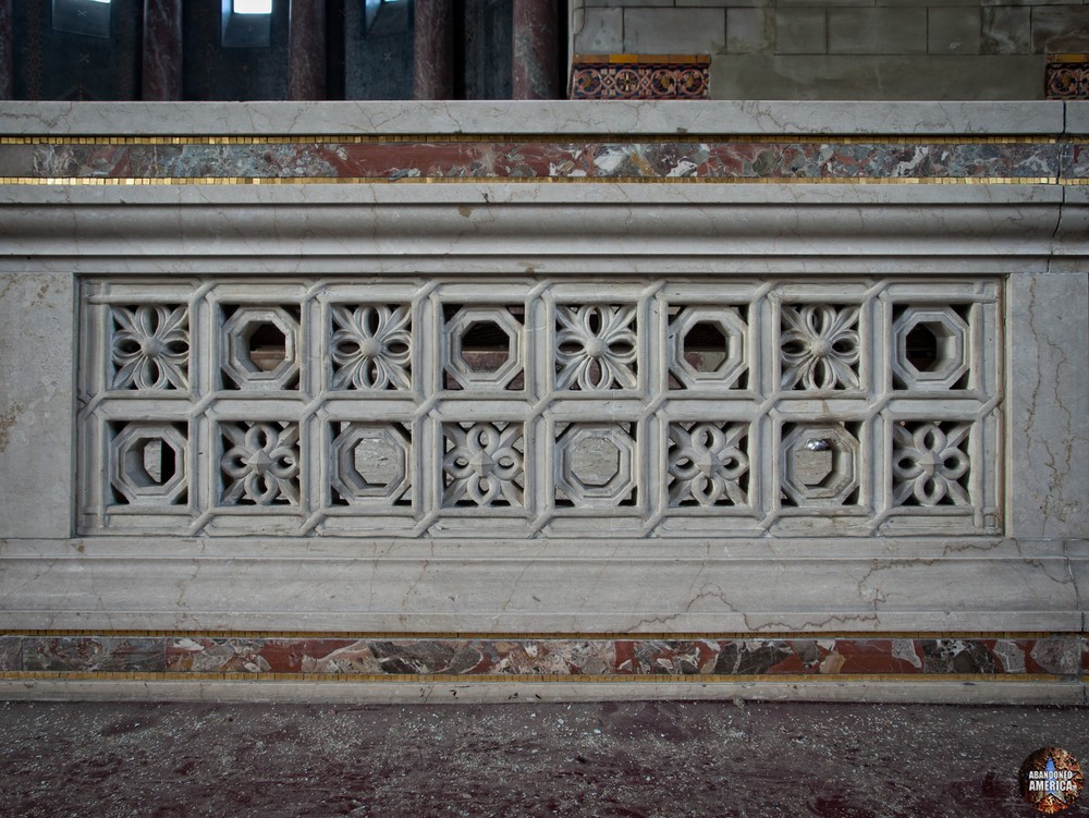 Church of the Transfiguration (Philadelphia, PA) | Altar Ornamentation - The Church of the Transfiguration