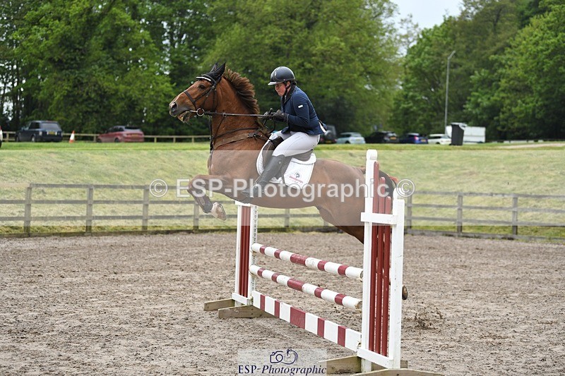 230512-093254-00336 - Cls 10 Snr 85cm Schooling