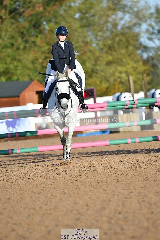 231028A-092600-00104 - Cls 9+10 Children on Horses