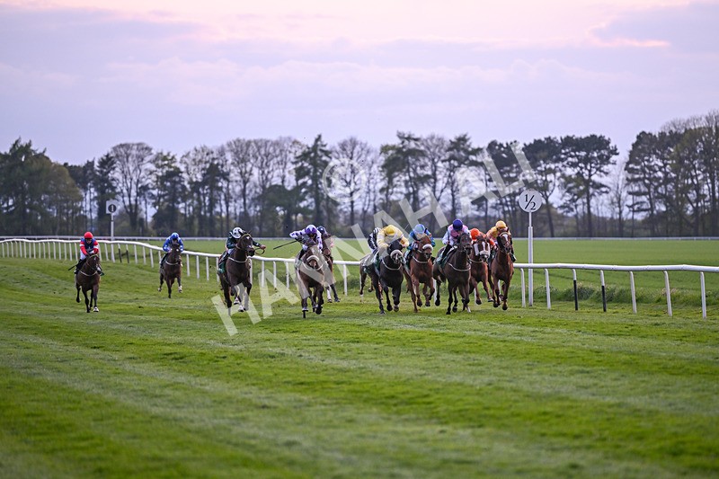 220425-Race 8-Dumfries-9577 - Race 8