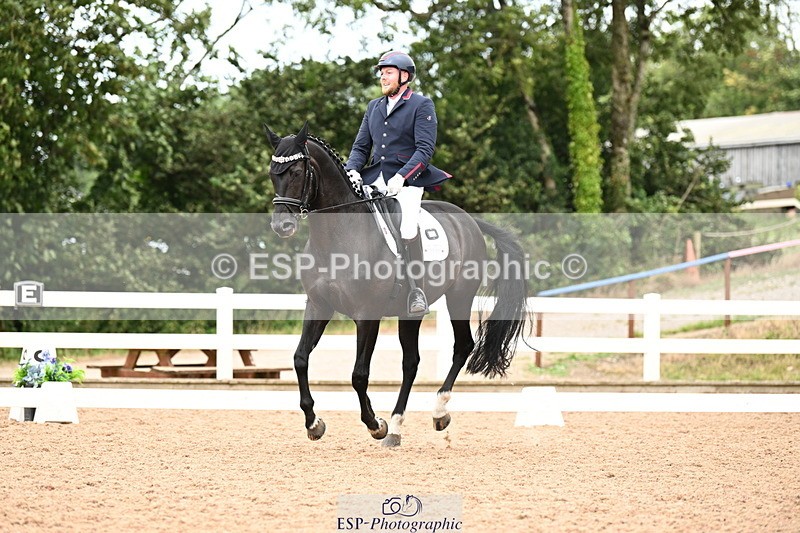 240815A-145933-02141 - 171-Martyn.Humphrey-Isabeau.May