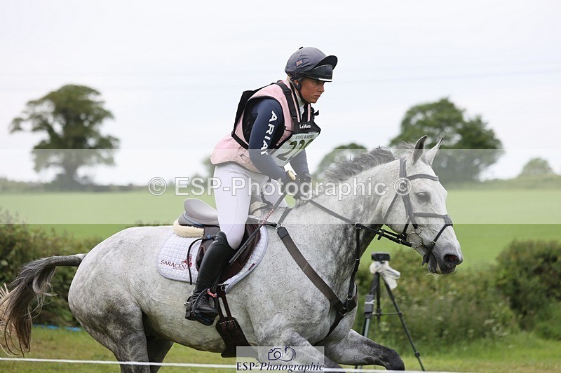 240525-155324-17127 - 226-CLONSHIRE_ON_TREND-Heidi_Coy