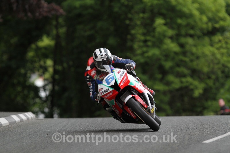 Michael Dunlop Honda / MD Racing - Monster Energy Supersport Race 1
