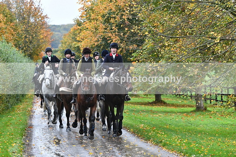 WJ5_6226 - B&B walk back for Hunt Tea !