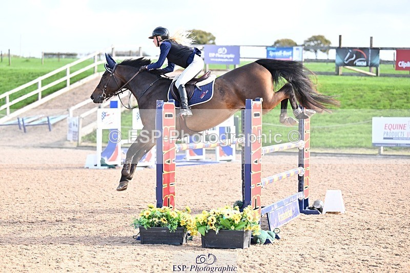 251005-104600-02859 - Cls 15 Foxhunter and 1.20m