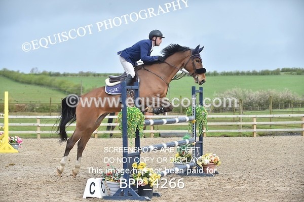 BPP_4266 - CLASS 10 RHS Foxhunter Championship Qualifier
