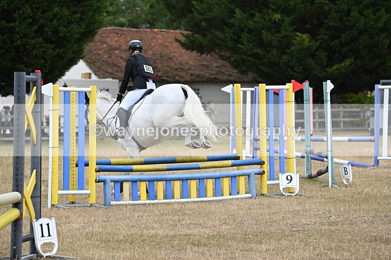 WJ6_0901 - Class 14 Intermediate Jumping 75cm