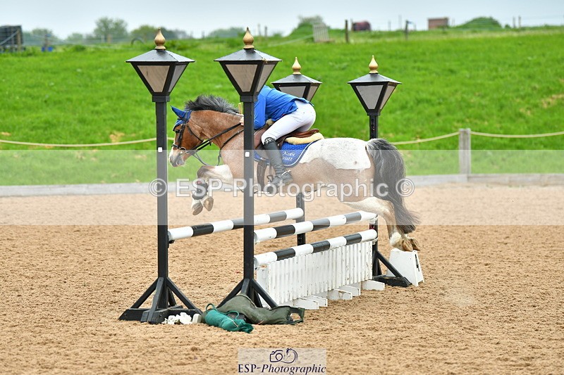 230513A-091304-00065 - Cls 11 Stepping Stones 128+138cm