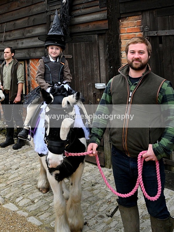 WJ7_6047 - Berks & Bucks - Children's Meet - The Old Farmhouse – Steventon.