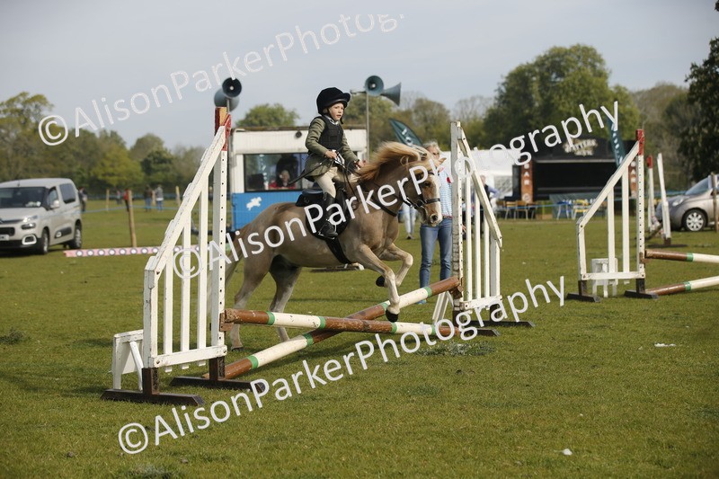 20260426-1040 - Class 1 - Mini Jumping - Lead rein or Assisted