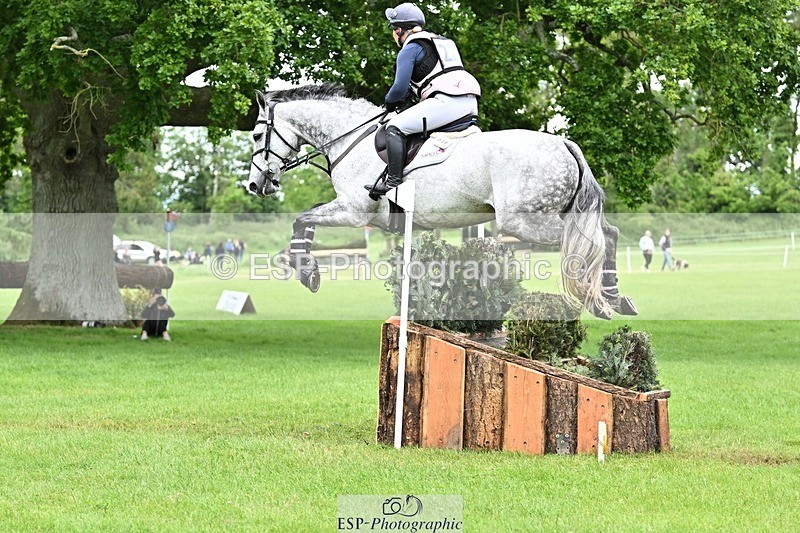 240525-155146-17350 - 226-CLONSHIRE_ON_TREND-Heidi_Coy