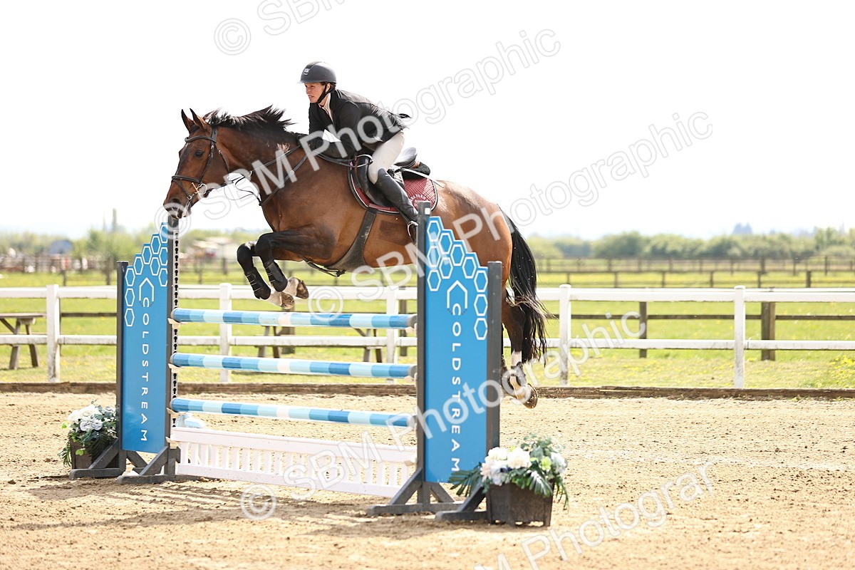  - Class 13 - Senior Foxhunter - 1.20m